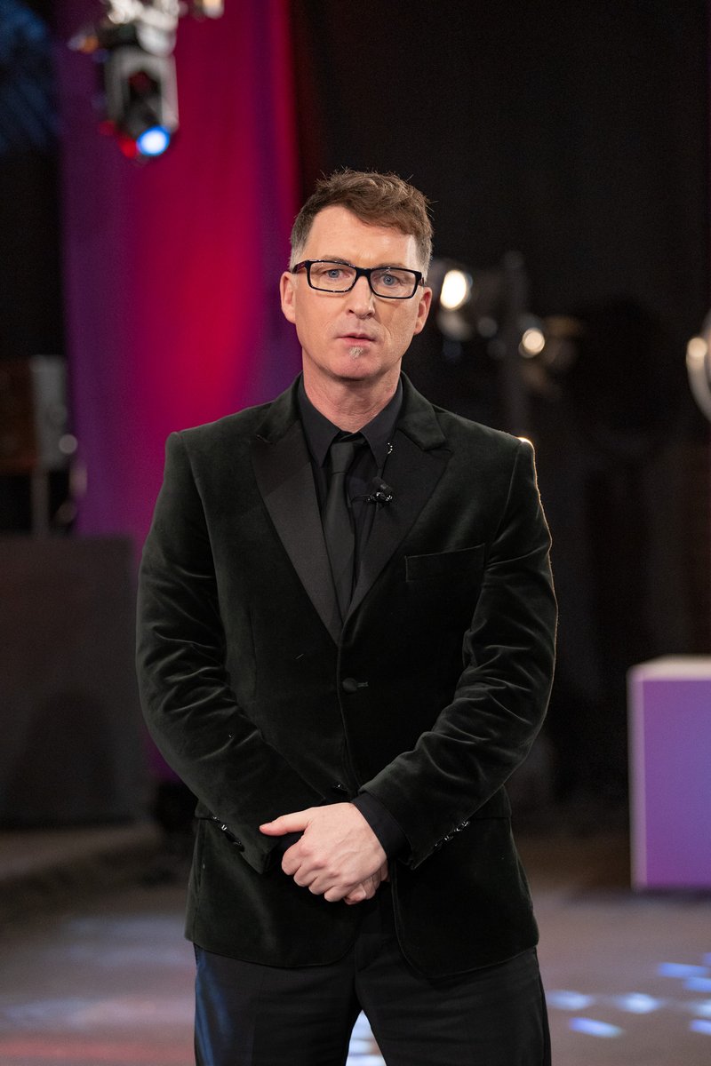 Tyrone Productions (@tyronetv_irl) on Twitter photo Tá ár moltóirí iontacha, Colm Ó Foghlú, Nell Ní Chróinín <a href="/nell_ni_ch/">Nell Ní Chróinín</a> agus Moya Brennan <a href="/moyaclannad/">Moya Brennan</a> tar éis éisteacht le 18 gcór as gach cearn den tír thar 10 seachtaine agus cinnfidh siad cé a bheidh mar bhuaiteoirí #Curfá 2023 anocht ar <a href="/TG4TV/">TG4</a> ag 8.30! Bígí Linn🏆
#final Tá ár moltóirí iontacha, Colm Ó Foghlú, Nell Ní Chróinín <a href="/nell_ni_ch/">Nell Ní Chróinín</a> agus Moya Brennan <a href="/moyaclannad/">Moya Brennan</a> tar éis éisteacht le 18 gcór as gach cearn den tír thar 10 seachtaine agus cinnfidh siad cé a bheidh mar bhuaiteoirí #Curfá 2023 anocht ar <a href="/TG4TV/">TG4</a> ag 8.30! Bígí Linn🏆
#final