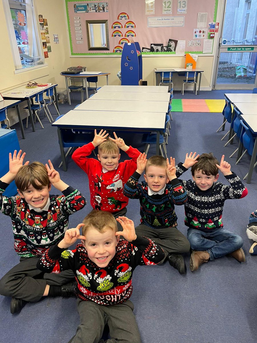 Festive number warm ups in Primary 1 this morning 🎄