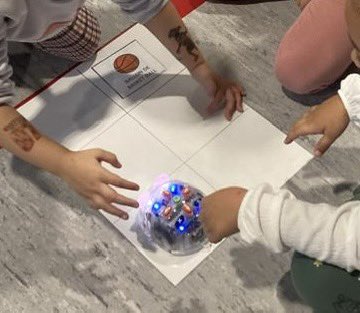 Aurélie Mercier-Richard (@mercierrichard5) on Twitter photo ROBOTIK’PULSE des #ERUN <a href="/Numerique92/">Groupe Numérique 92</a> à Boulogne!
12 classes, de la MS au CM2, pour découvrir la robotique
↪️ScratchJr
↪️BlueBot
↪️ScottieGo
Défis JO déclinés dans les ateliers et adaptés à chaque niveau de classe 🤩 ROBOTIK’PULSE des #ERUN <a href="/Numerique92/">Groupe Numérique 92</a> à Boulogne!
12 classes, de la MS au CM2, pour découvrir la robotique
↪️ScratchJr
↪️BlueBot
↪️ScottieGo
Défis JO déclinés dans les ateliers et adaptés à chaque niveau de classe 🤩