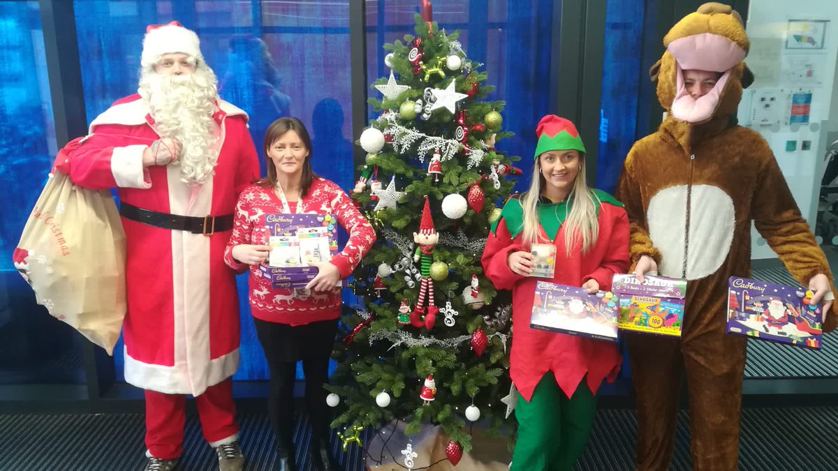 Huge thanks to @LothianUnison for arranging a visit from Father Christmas ahead of the big day! Thank you from #TeamRHCYP for the toys, selection boxes 🍫 and smiles on every ward - what a lovely surprise! 🥰