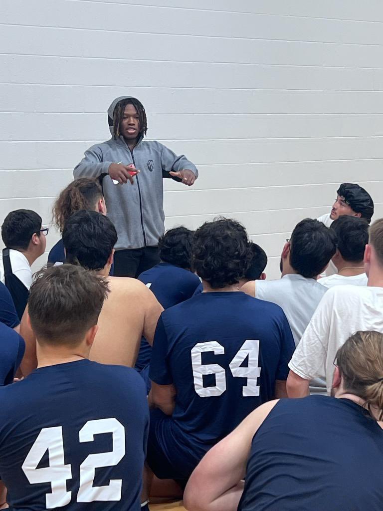 Thank you to Nimitz Alum @emannshow2 for coming back to pour back into Southside. Congratulations on winning the Conference Championship and we are l proud of what you are doing @Evangel_FB.