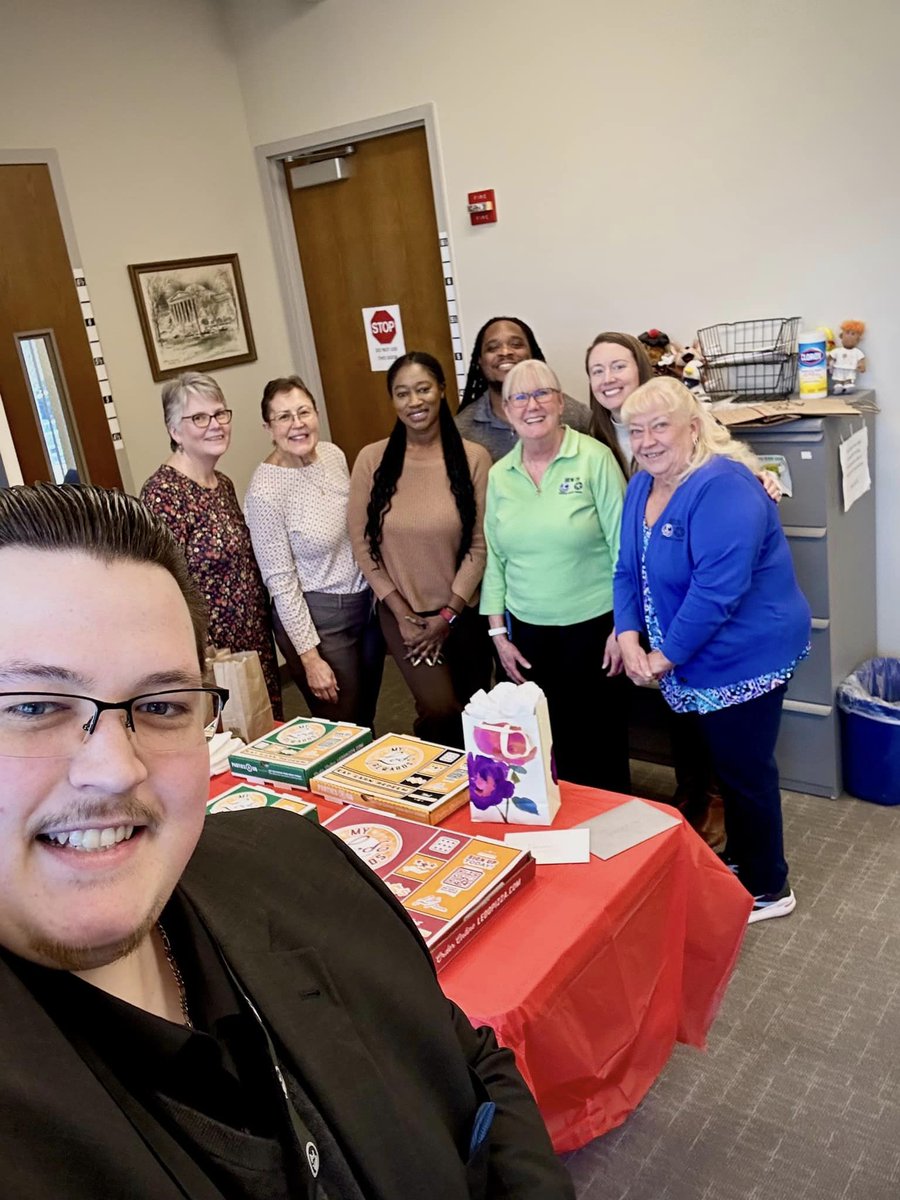IBEW26FCU's tweet photo. 🎉We are thrilled to extend a warm welcome to each and every one of you joining our community here. We are so excited to connect with you and share the latest updates, financial tips, and community events.
#IBEW26FCU #CommunityFirst #CUDifference
•Insured by the NCUA• https://t.co/lMiiSfk2T8
