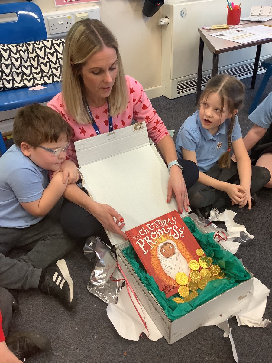 Class2_StDavids's tweet photo. This week in R.E. we have learned what it feels like to give and receive gifts🎁 The whole class unwrapped a special gift and experienced the joy of receiving. #SDRE @LT_Trust @Haigh_St_Davids https://t.co/QOx4na1bct