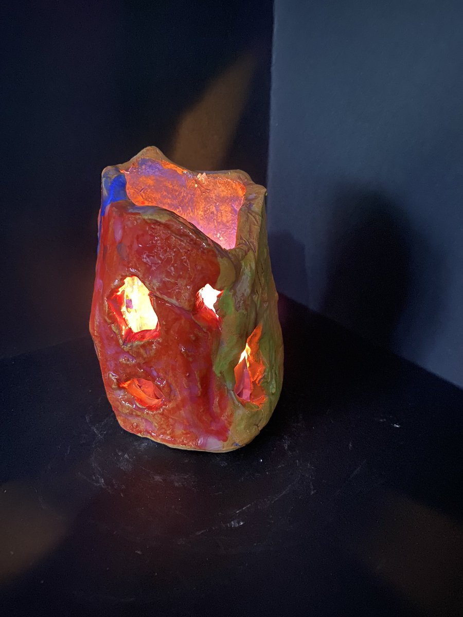 MissFergusonAr1's tweet photo. S1 have worked really hard this term to design and make these Candle Holders. They were inspired by Guadi architecture 💛🧡 perfectly timed before Christmas- what a great gift this would be!  #aimhigh https://t.co/J055zDbdMz