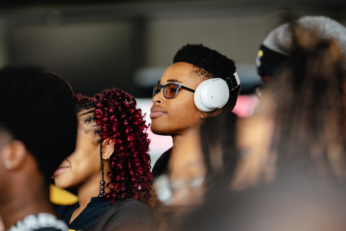 CITY Tech 🤝 STL students We’re proud to partner with Cisco to bring local St. Louis students to @stlCITYPARK for a behind-the-scenes look at how technology powers the fan experience on matchday and beyond 🏟️ @Cisco x #AllForCITY