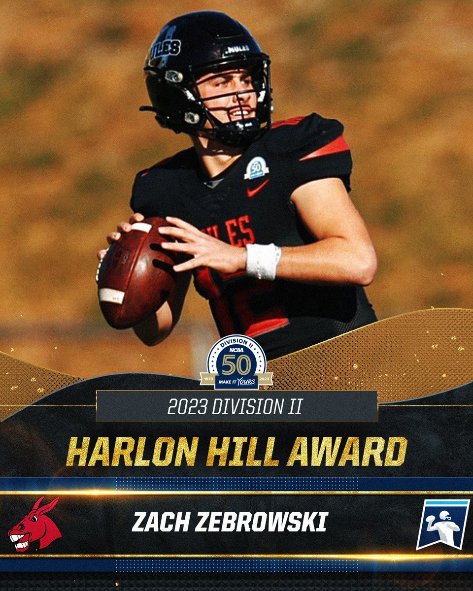 Congrats to @UCMMULES Zach Zebrowski on winning the 2023 Harlon Hill Trophy for the #D2FB player of the year! 🏆 #MakeItYours | b.link/23D2FBHarlonHi…