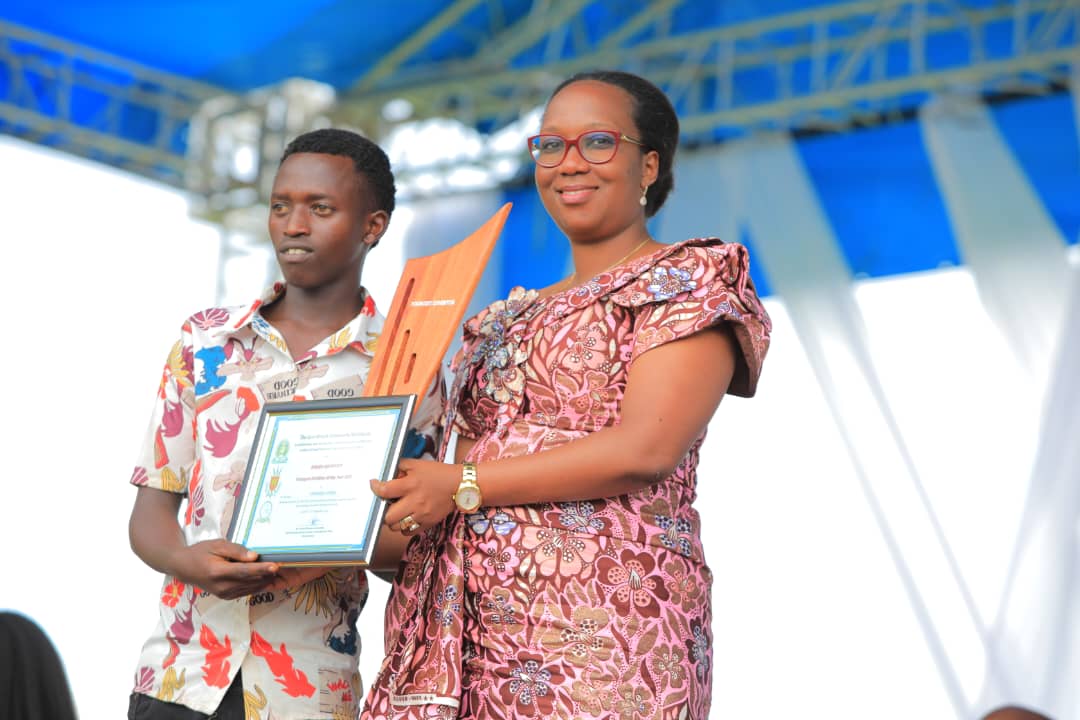 Presenting the top Exhibitors of the 23rd EAC MSMEs Trade Fair:
🔹 Yougest Exbitor : Niyonkuru Nicaise
🥉 3rd position:  Giri Melody
🥈 2nd position:  Eden Handmade Leather 
🥇 Overall Winner:  Moro Batiki Group Co. Ltd