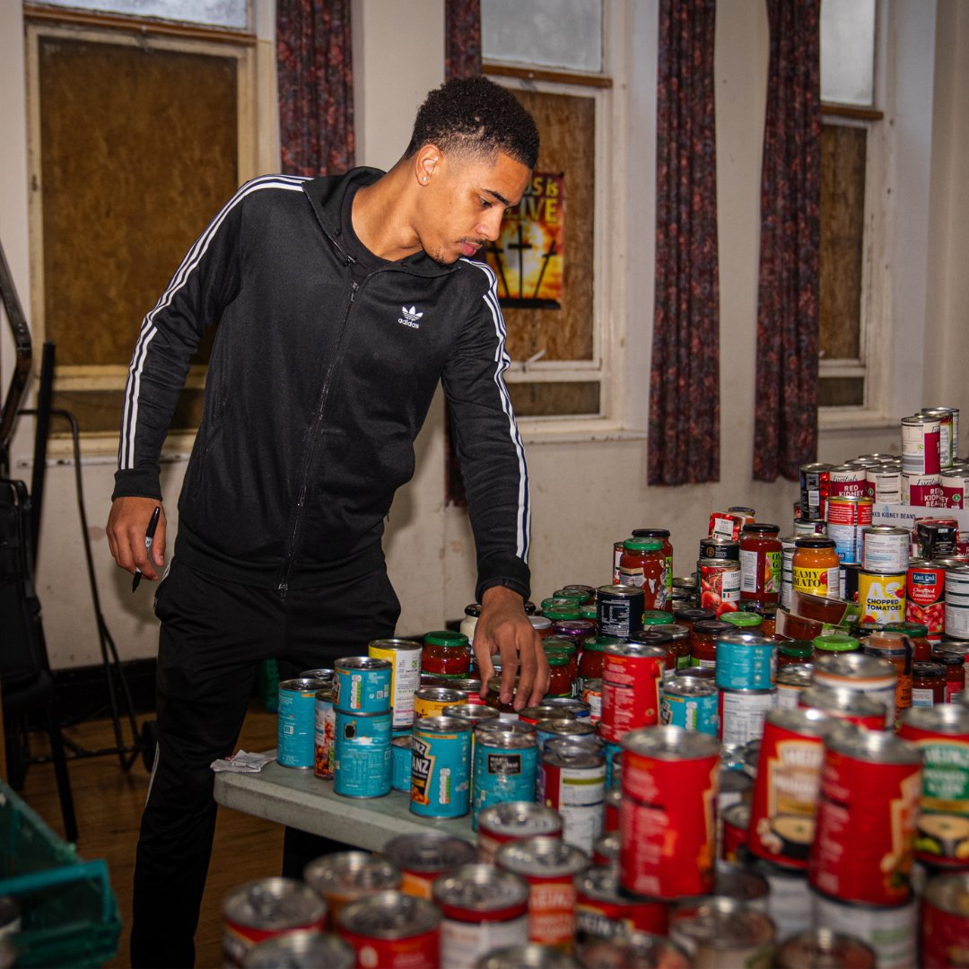 Food banks are doing everything they can to support people facing hardship this winter, but they need our help. Donating food and other essential items can make a big difference. Locate your local food bank and find out how you can support them 👉 bit.ly/3F4e9X1