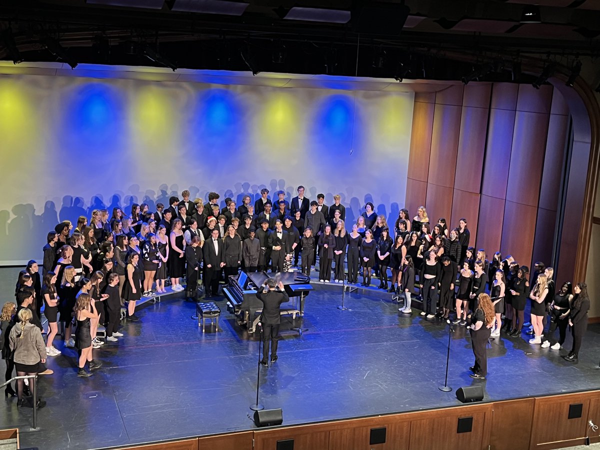 Our students performed their Winter Choir Concert last night at Madison East High School. Thank you to all who came out for the performance and to East for hosting our students and families. Big thanks for the added touch of shining our colors! #maizeandblue