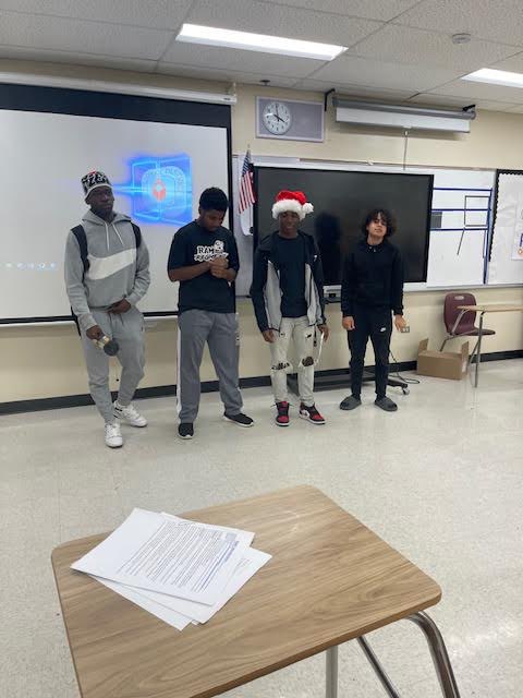 Our boys learning about financial literacy as we wrapped up fall workouts. Great to see young men getting prepared for the future. @PalmBeachLakes @LakesOnTop