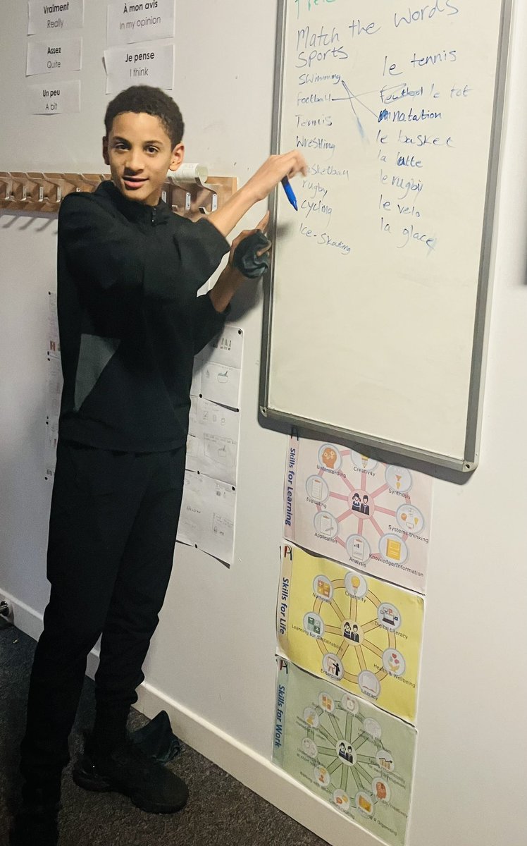 PortyMFL's tweet image. Getting into the festive spirit with the reindeer antlers &amp;amp; the past tense 🤣🎄🎅🏽 🦌🇪🇸🇫🇷 @PortyAcad @PortyMFL #learnandimprove #readyforlearning
 #proudofporty