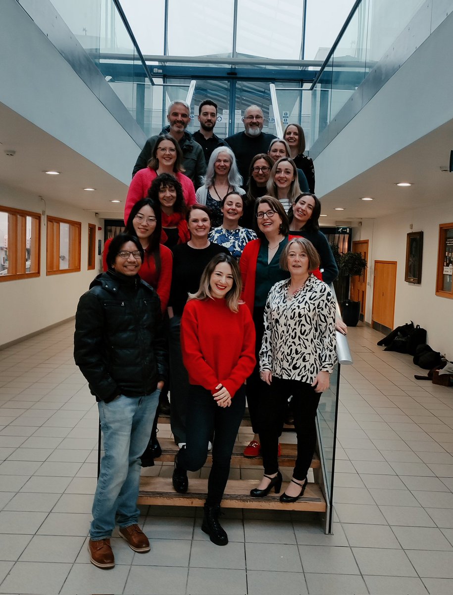 ✨🎄✨ ❄️ A gathering of friends at the Centre for Health Research Methodology @GalwayCMNHS @nursemidwifeUoG & also the team at the heart of the Emergency #Evidence Response Service during the #pandemic. @EvidSynIRL @hrbtmrn @iHealthFacts1 @CochraneIreland #HappyHolidays 🙌🏻