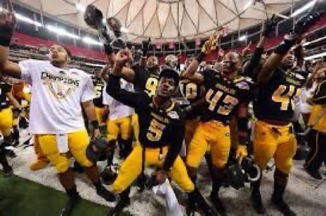 AGTG! Blessed and honored to receive an offer from Grambling State university from new head coach Mickey Joseph !@GSUFootball01 @GSU_TIGERS @ReggieLeader1 @KenAnioJr