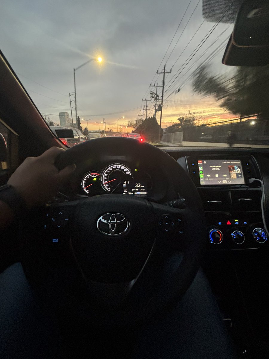 Hoy viendo el video del depa de <a href="/jucaviapri/">Papi JUCA</a> me puse a llorar bien cabrón, empecé el año con el carro prestado de mi papá, hoy ya tengo mi primer coche nuevo.
Poco a poco mis sueños se van cumpliendo, y siempre inspirándome de los grandes!🫡