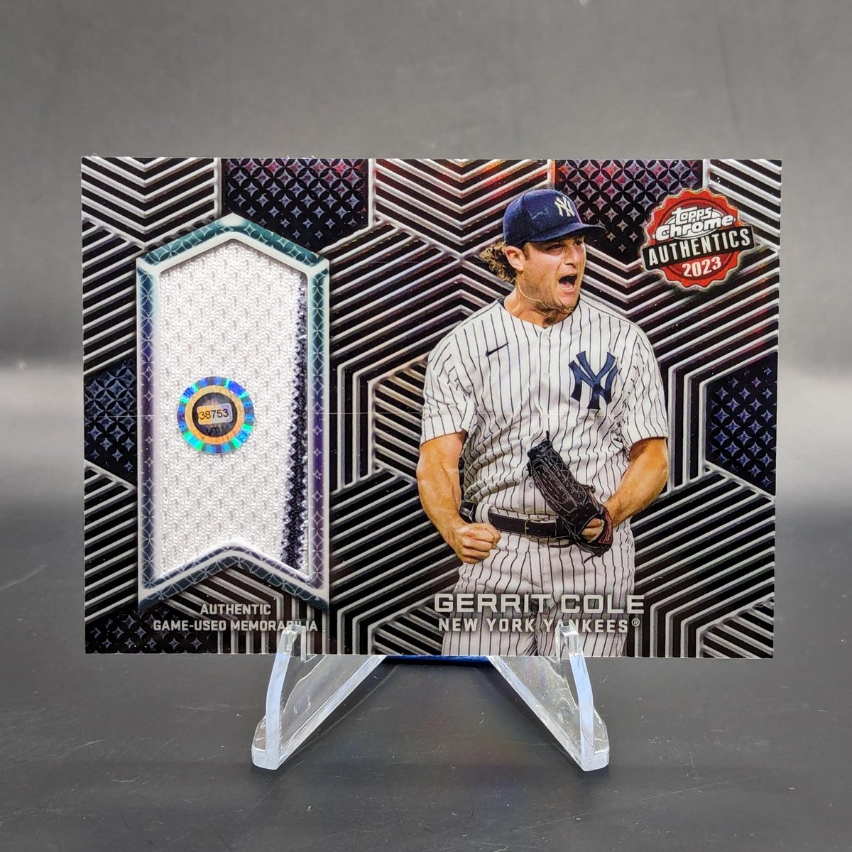 BaldwinCardCo's tweet photo. Finally listed some new cards on @sports_district for the first time in a while! 

Sign up for a new District account and get $10 off your first purchase using my code: THEMI84 

Can probably grab some cards off my store for free!  https://t.co/FVfoewDVYp https://t.co/HCR25kZKpf
