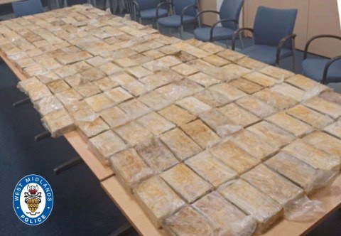 Police build #Roman road out of cocaine hidden in frozen chicken. metro.co.uk/2023/12/20/coc… #RomanBritain #RomanRoad #FrozenChicken