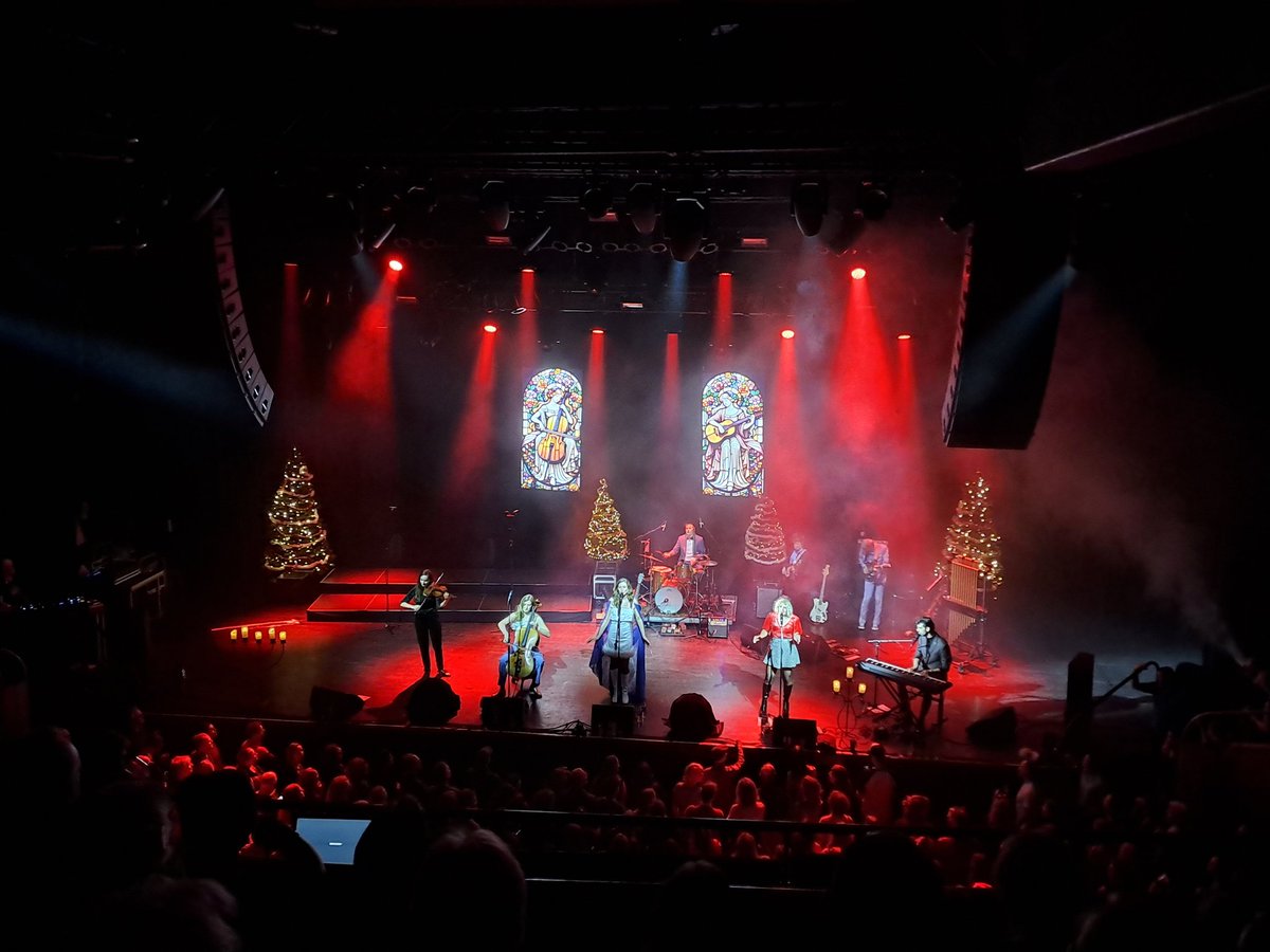 Wat een leuke show van <a href="/CleanPeteMusic/">Clean Pete</a> in <a href="/TiVre_Utrecht/">TivoliVredenburg</a>. Heerlijk afwisselend zwijmelnummers en pareltje. Dank voor de kaartjes!