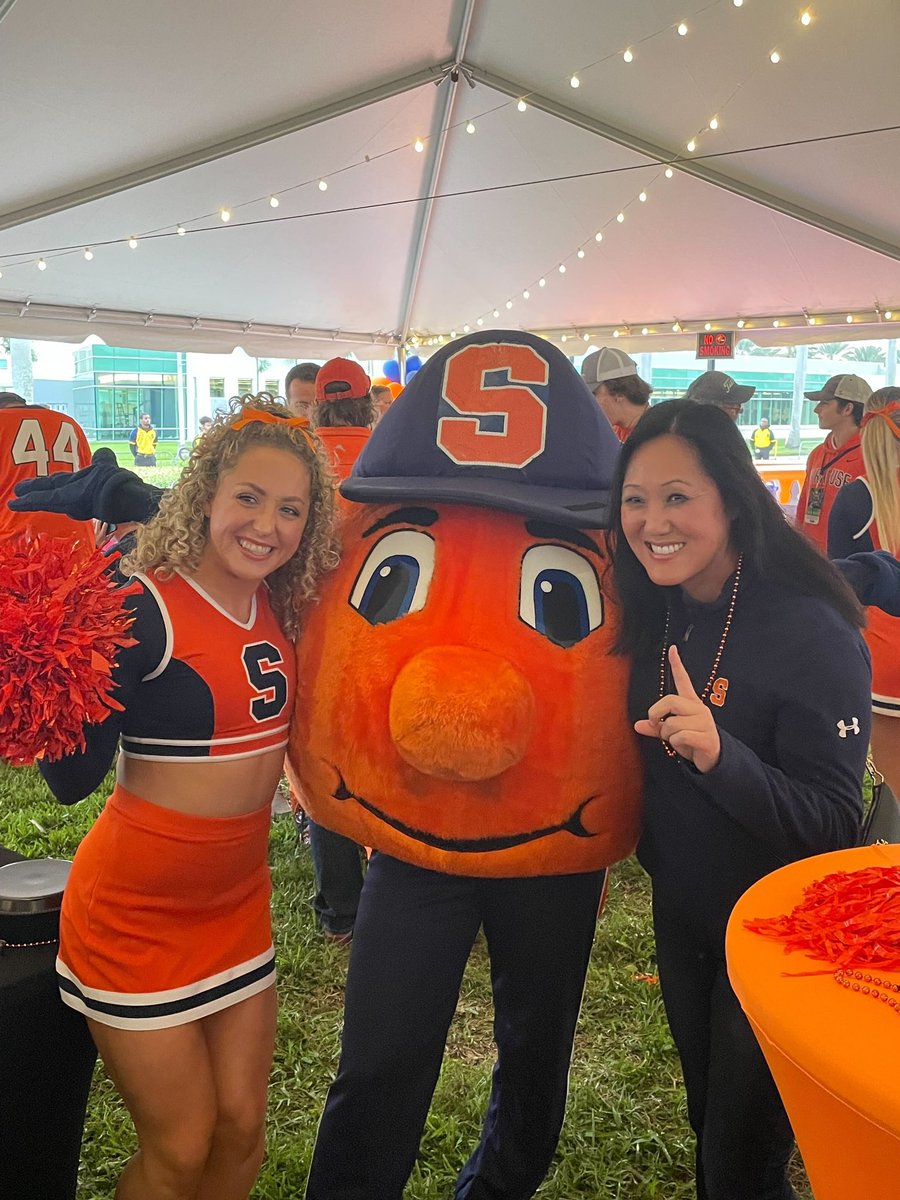 Thank you to all the fans that came to Boca to cheer on @CuseFootball with me! We had an orangetastic time rounding out football season! 🍊🏈 @BocaBowl