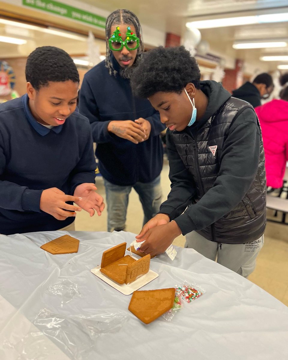 🏠✨ New Heights Middle School's Annual Gingerbread House Building Contest was a sweet success! Scholars from each homeroom showcased creativity, teamwork, and our school's Core Values. Congratulations to the talented winners who embodied the spirit of joy and collaboration!