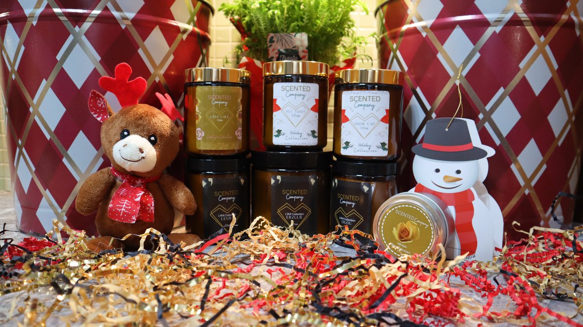 TikiGinger's tweet image. Please Support @ScentedCompany @HenriettaSnacks These candles are AWESOME!!! Arrived just in time for the holidays. Beautiful packaging and smells so good we almost don't want to burn them. 😊#scented #candle #handcrafted