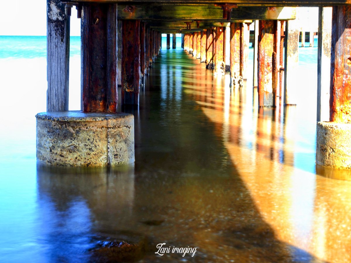 Under safety beach pier on a calm morning.
.
.
.
.
.
.
.
. #safetybeach #olympus #omsystem #landscape #longexposure #blogger #melbourne #morningtonpeninsula #localblogger #gayblogger #water #beach