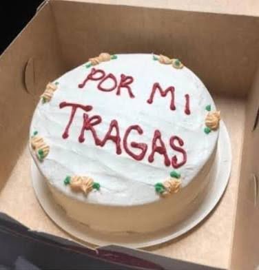 Yo a Taylor después de pagar para ver  la película que ya pague para ver en el cine del concierto por el cual ya pague para ver en vivo