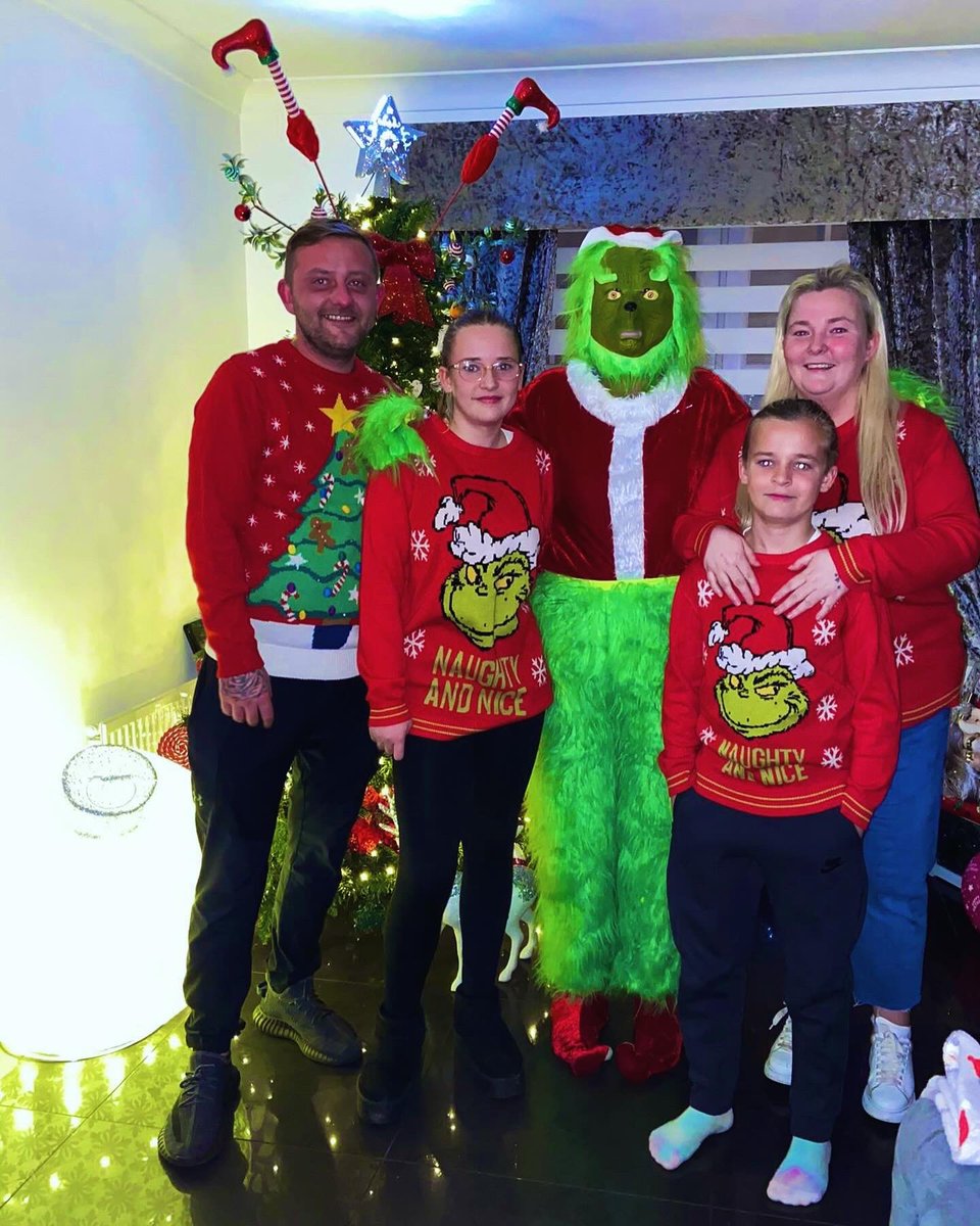 fernreaderX's tweet image. Let the festivities begin🎅🏼🎄