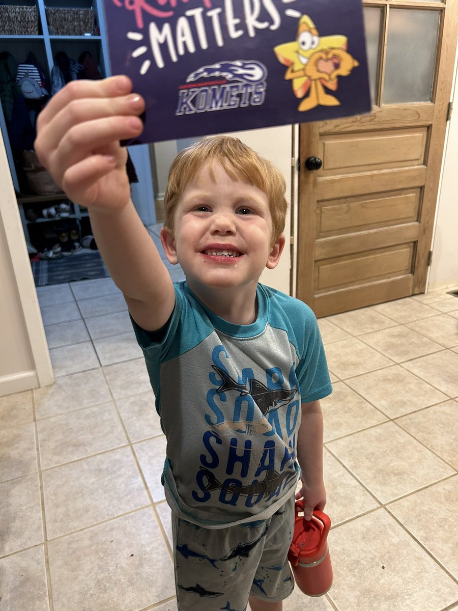 Thanks @KM_CommunityEd for recognizing Leo with some happy mail!