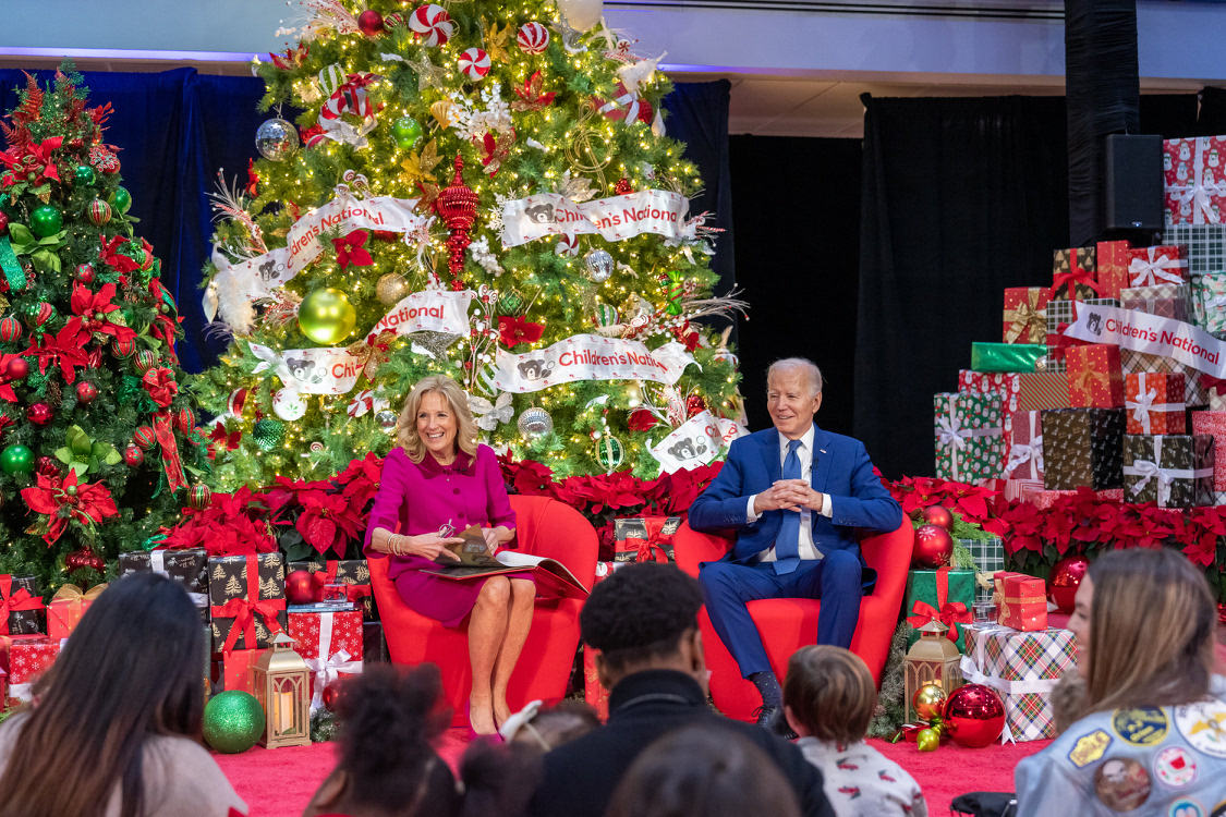 Jill and I had the honor of spending the afternoon at Children's National Hospital reading with some of the strongest kids and parents there are. Our hearts are with them this Christmas.