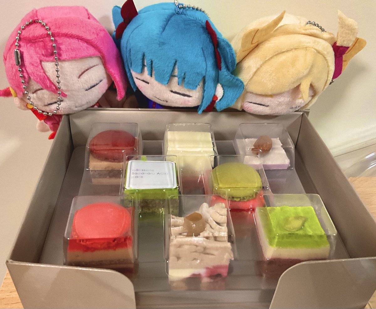 hatsune miku ,kagamine len multiple girls 3girls sleeping pink hair closed eyes blonde hair food  illustration images