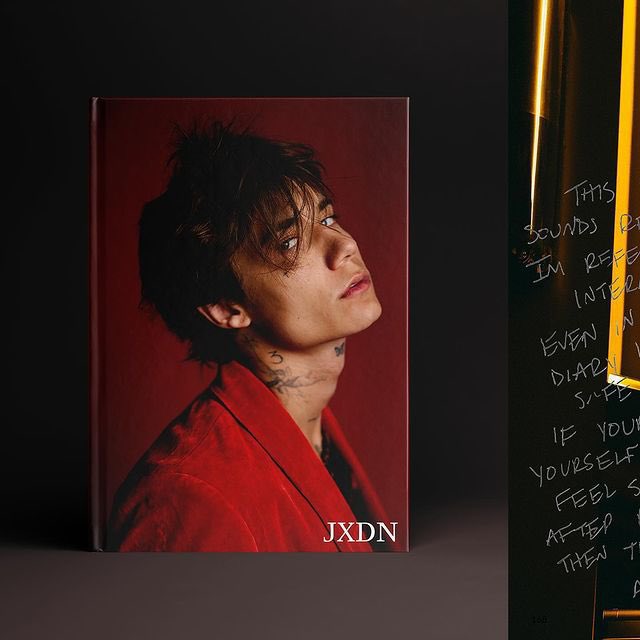 hosslershoney's tweet image. hi babies

i’m doing a giveaway for jaden’s new book!

like + rt + follow to enter ✨ 

i’ll choose the winner randomly on SUNDAY 12/17 🤍 

(must be comfortable with sharing your address if you win! open internationally, if you pay shipping!)