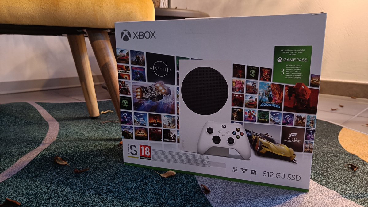 strandedbrush's tweet image. The studio I'm working for gifted us an xBox for Christmas. I mean. Life Is good 💌