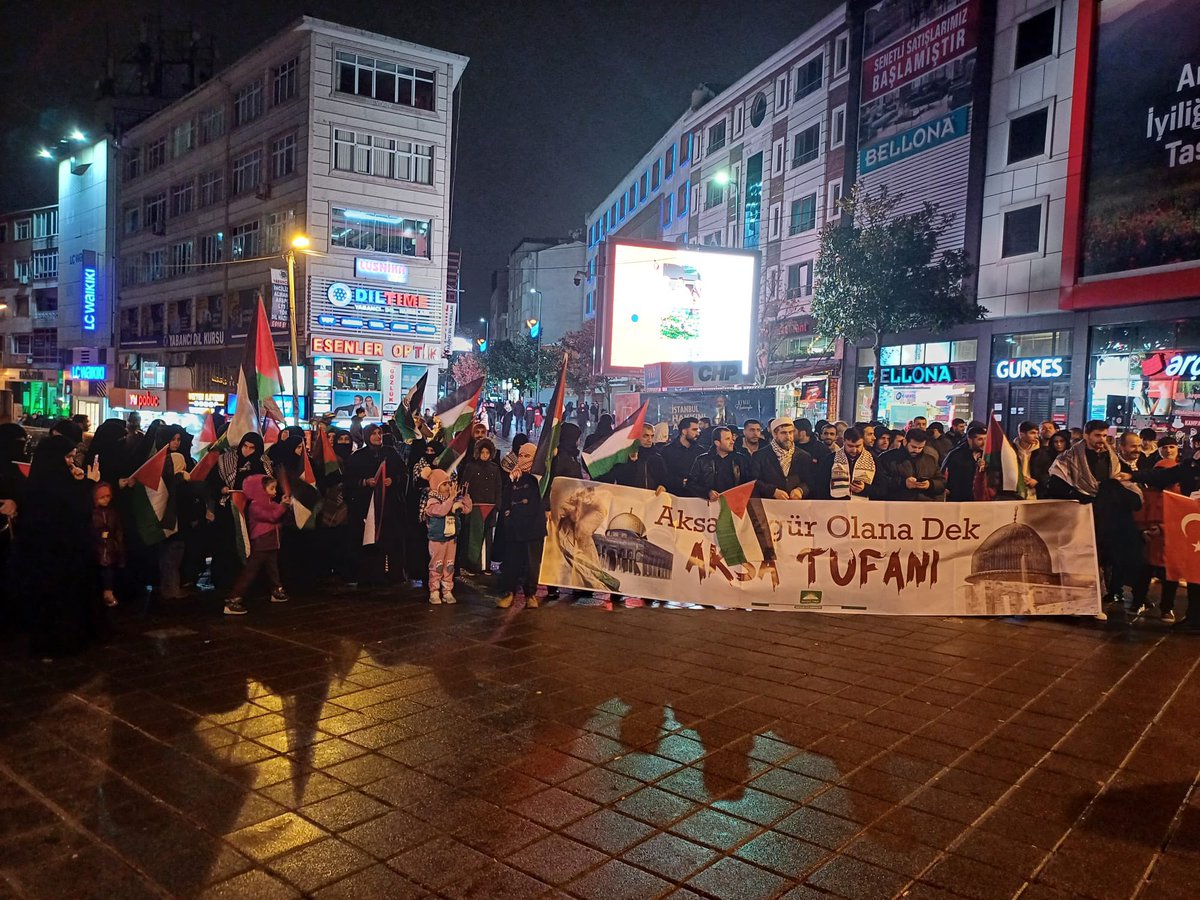 Filistin'in haklı mücadelesine destek vermek adına Esenler'de bir araya geldik. HÜDA PAR olarak, Filistin'in yanında olmaya devam edeceğiz.  #Filistin #HÜDAPAR