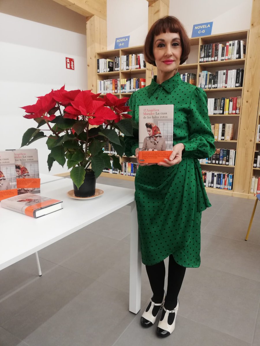 En Grañén, en la presentación de "La casa de los hilos rotos"<a href="/EdDestino/">Ediciones Destino</a> <a href="/Planetadelibros/">PlanetadeLibros</a> qué maravilla de público y de lectores, gracias por el cariño.🥰