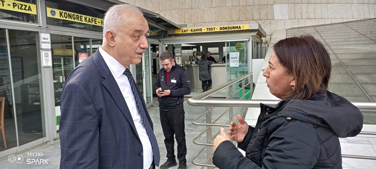 Bugün, Merinos AKKM Fuar Alanı'nda düzenlenen 2. Bursa Üreten Kadınlar Buluşması ile güzel bir gün geçirdik. "Üreten kadın, güçlü toplumun temelidir" düsturuyla yola çıkılan bu anlamlı buluşma günümüze renk kattı. Organizasyonun tertiplenmesinde emeği geçen herkese teşekkür