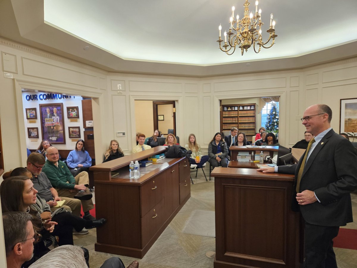 Thanks to everyone at @DaggettShuler for hosting at the firm this morning. Great to spend time with @WFULawSchool alums and friends, talking about supporting the profession and community.