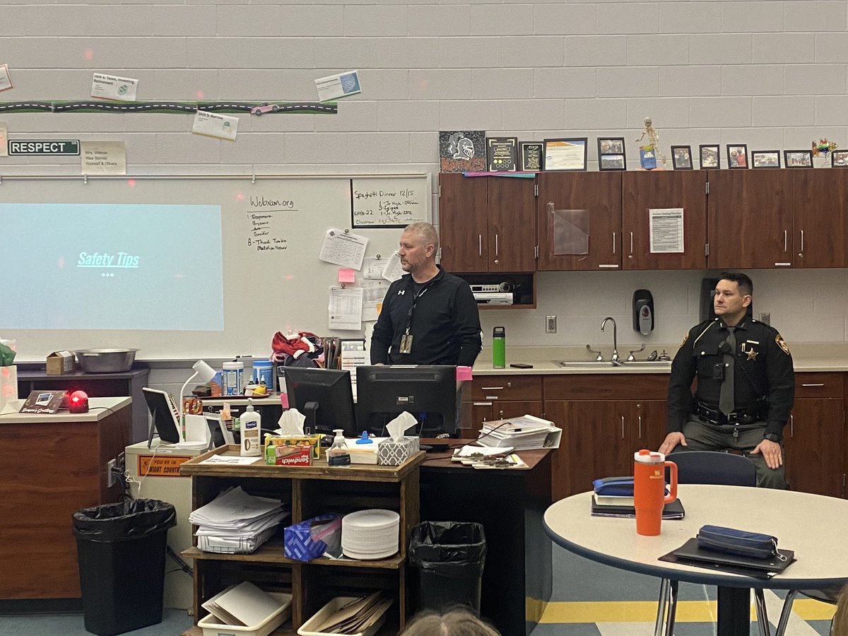 #ThankYou to our very own Campus Safety Director and SRO for teaching my #PrinciplesOfNutritionAndWellness students about situational awareness and being aware of our surroundings! We loved having you! #OtsegoKnights #MrsVollmar