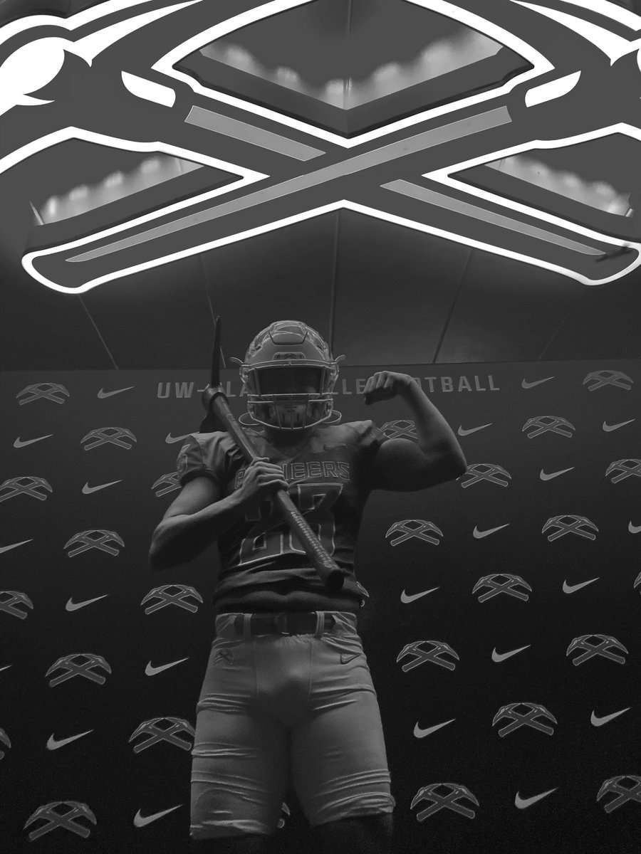 Blessed 🙏🙏for the opportunity to visit UW-Plateville for an official visit. Thankyou <a href="/Ryan_Munz/">Ryan Munz</a> and <a href="/UWPlattFootball/">UW-Platteville Football</a> for showing me a great experience!!