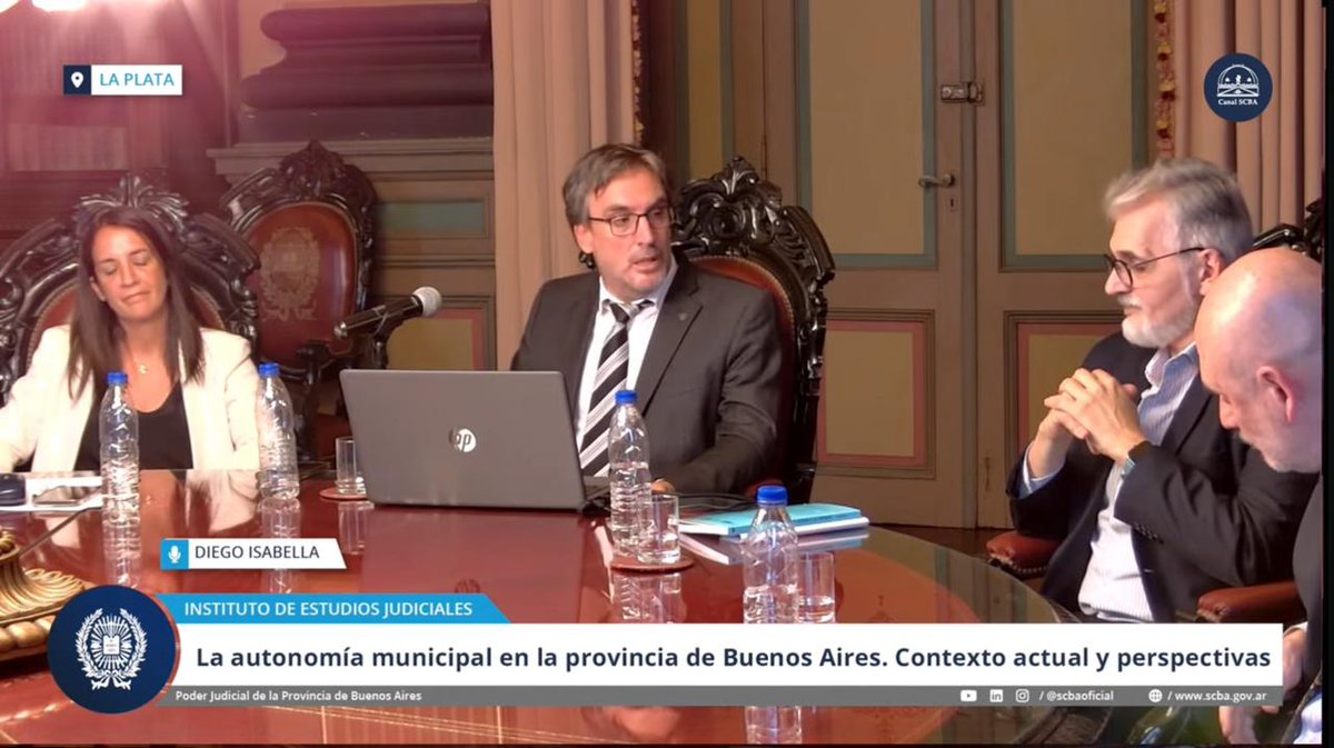 aea_pba's tweet photo. 📌 El martes 13/12,  Raúl Montero y @disabella72, miembros de @AbogadosEA formaron parte del conversatorio "La Autonomía Municipal en la P.B.A. su contexto actual y perspectivas" 💪.
Podés escucharlo por este link👇
https://t.co/SmznF7xJAT https://t.co/VeDmAJ4xYB