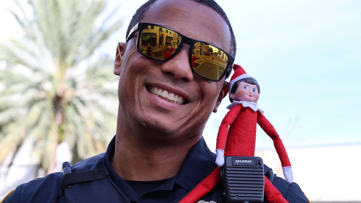 Sparkles the #ElfOnTheShelf made fast friends with some of #Clearwater's finest!
