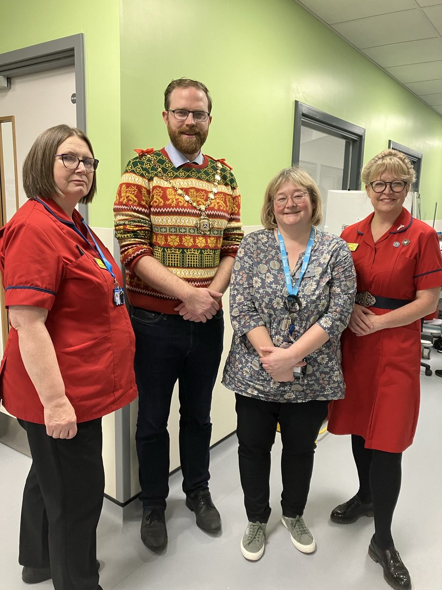A very warm welcome to Rob Yates Town Mayor for Margate. He met with Sue Brassington Director of Nursing for QEQMH, Helen Mackie Deputy Chief Medical Officer and Julie Yanni Deputy Chief Nursing Officer. He was able to experience our new Emergency Department facilities