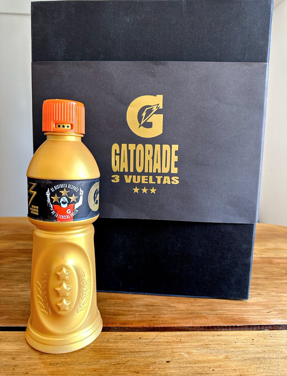 Gracias por esta reliquia @GatoradeARG, va directo a la colección 😍