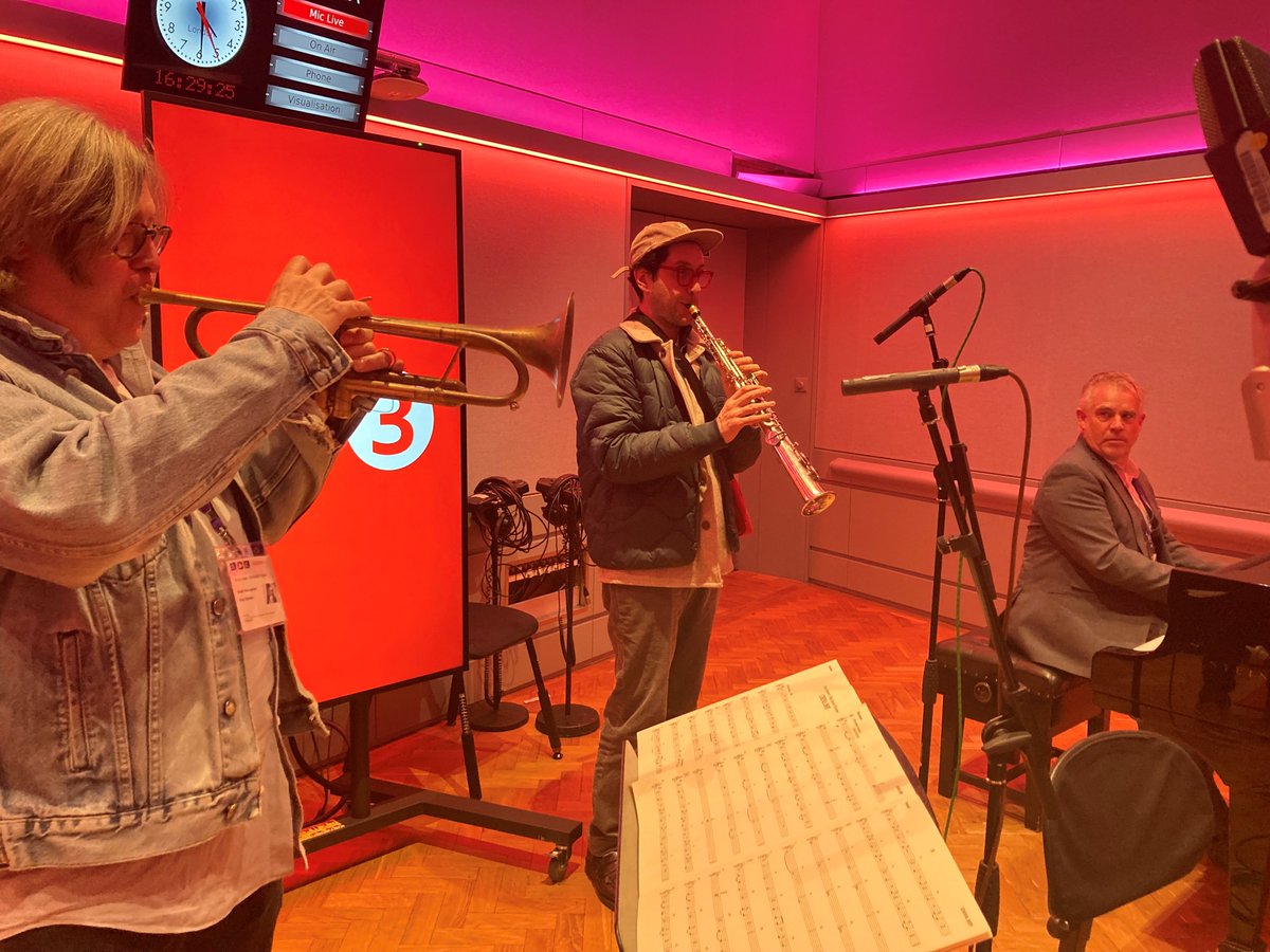 Guy Barker, Giacomo Smith, and James Pearson bringing festive jazz and pizazz to the studio, ahead of Guy Barker's Big Band Christmas at @RoyalAlbertHall on Wednesday 20th December🎄🎅✨bbc.co.uk/programmes/m00…