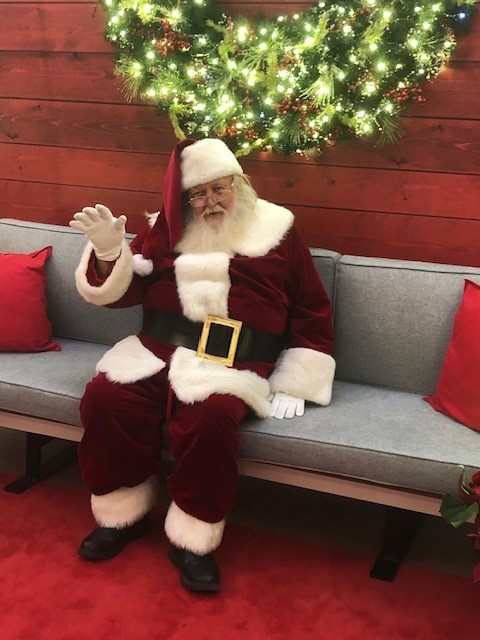 Celebrate the Christmas season at Stonestown Galleria. And don't forget to take your photo with Santa!