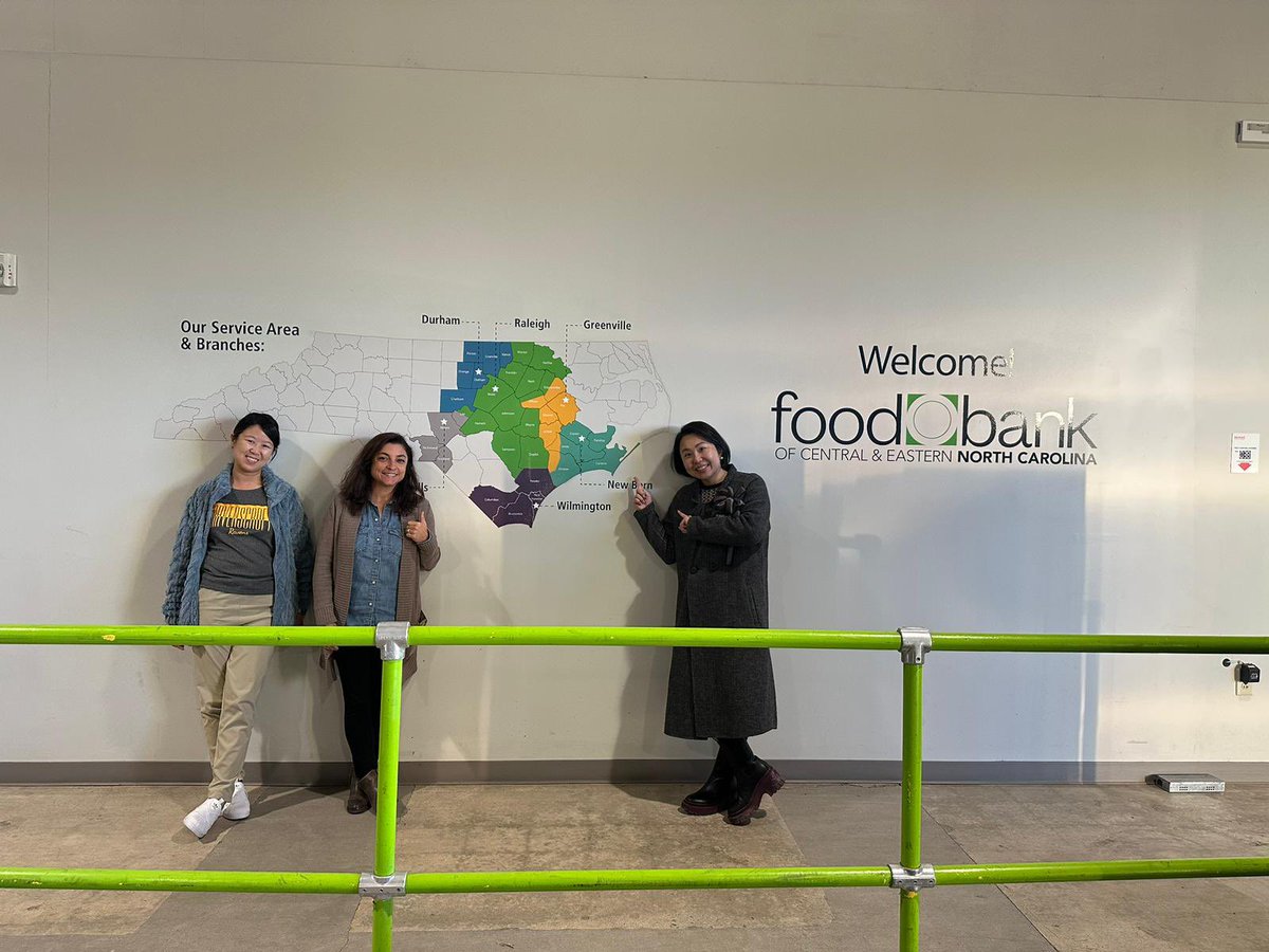 @oberlinmiddle & @RavenscroftNC in action!! The success of our World Language food drive initiative has shown the power of collaboration! @FoodBankCENC @yangyang2018gt @ParticipateLrng @straus_jason @CGHahner @Global_WCPSS #UnitingOurWorld @YiWenLiu1857169