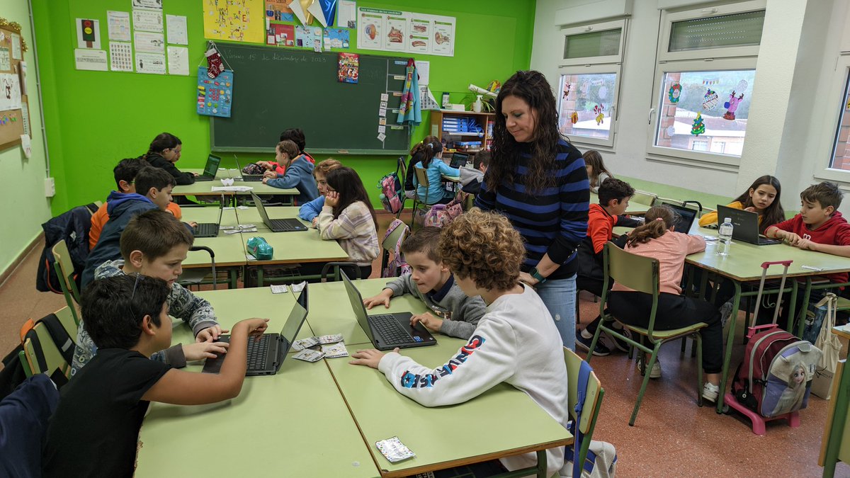 oscarluiscastro's tweet image. Hoy tocó disfrutar impartiendo #horadelcodigo en @cplugodellanera. Un placer como siempre poder colaborar con esta estupenda iniciativa ☺️.

Voluntarios @ImpulsoTIC 
@citipa @coiipa