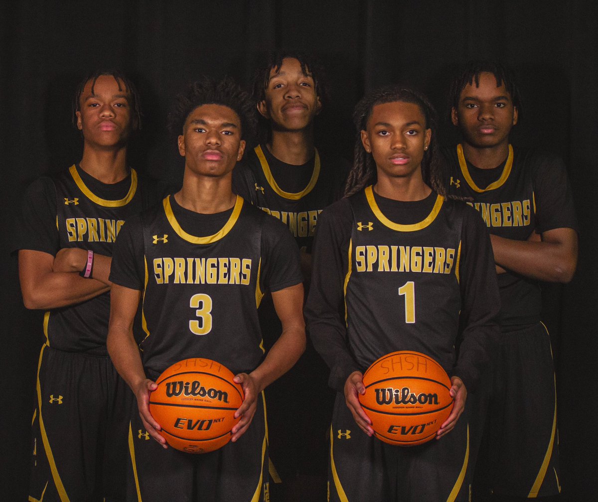 Rsmith24_'s tweet photo. Highland Springs JV &amp; Varsity Basketball Team 2023-2024 🏀 #rayquansmith #rabbitflics #kingofnil #basketball #explore

#GoSpringers🖤💛 https://t.co/CyN3BGidpv