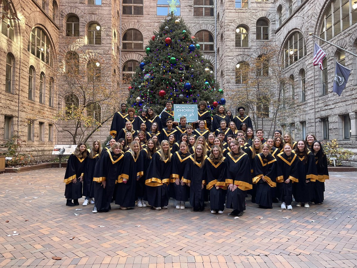 Finished with our 3 performances today! Merry Christmas!🎄 <a href="/hilltopspartan/">Montour High School</a> <a href="/MontourHSChoirs/">Montour HS Music</a>