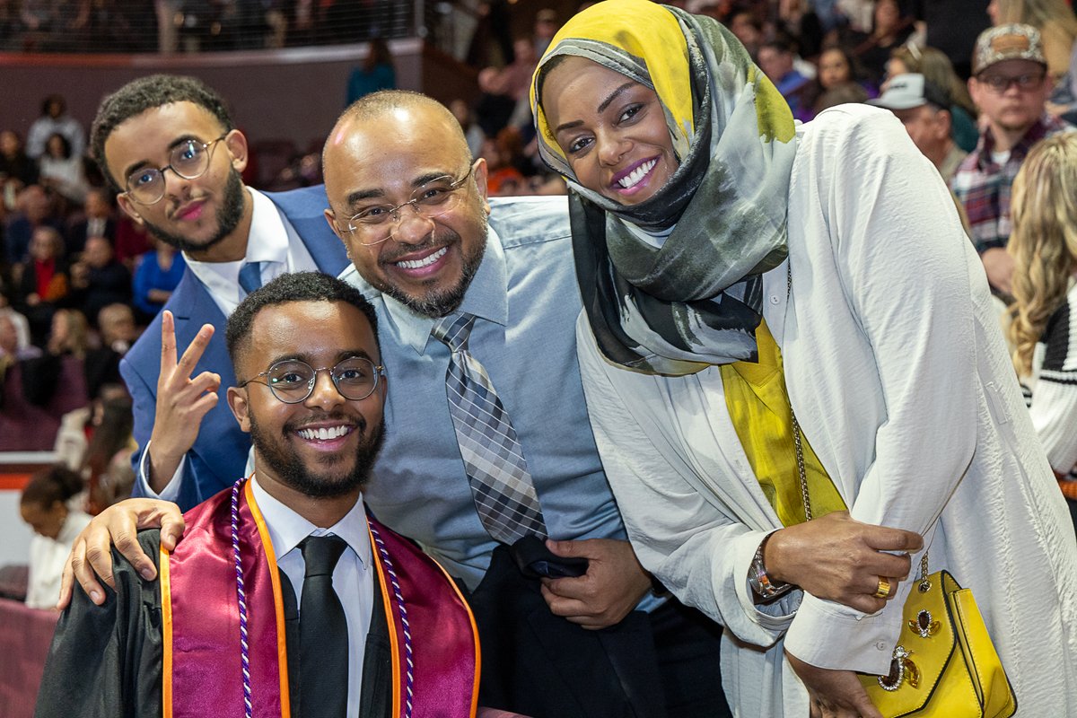 VTPamplin's tweet photo. Congratulations to the Class of 2023 on their Commencement Day! We wish you all the very best in the future. 🧡
Check out the very best photos of the day 📸 👇 #VT23 #PamplinProud #PamplinHokies https://t.co/Hzh3PiyBzs