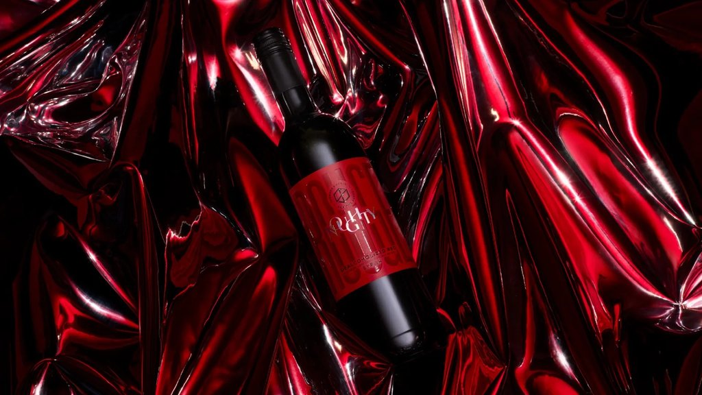 TheDieline's tweet image. NotOnSunday's packaging design for Noughty, Thomson &amp;amp; Scott's premium non-alcoholic wine brand showcases a meticulous approach to creating a flexible brand identity. More on The Dieline! l8r.it/tibC